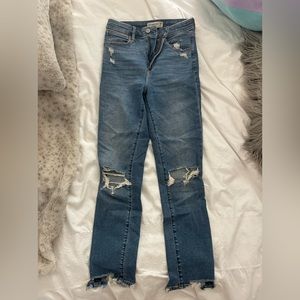 Abercrombie and fitch supper skinny ankle high rise size 26/2